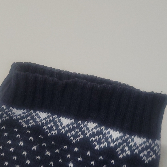 Northern Reflections  V-neck Cardigan Sweater in Blue, green, white mix size M - Picture 8 of 15